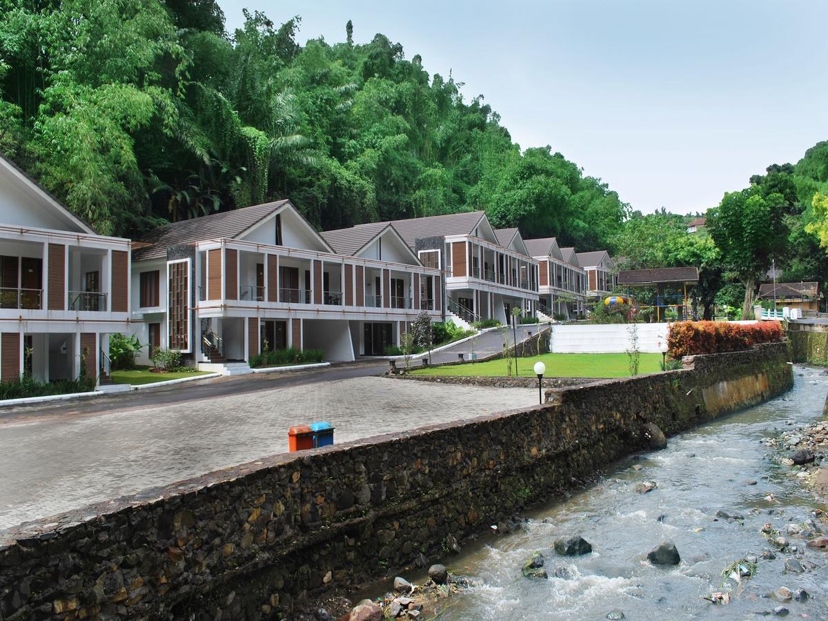 Zuri Resort Cipanas Puncak Exterior foto