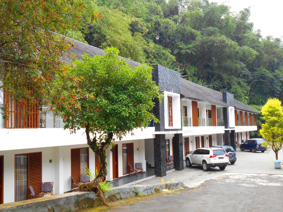 Zuri Resort Cipanas Puncak Exterior foto