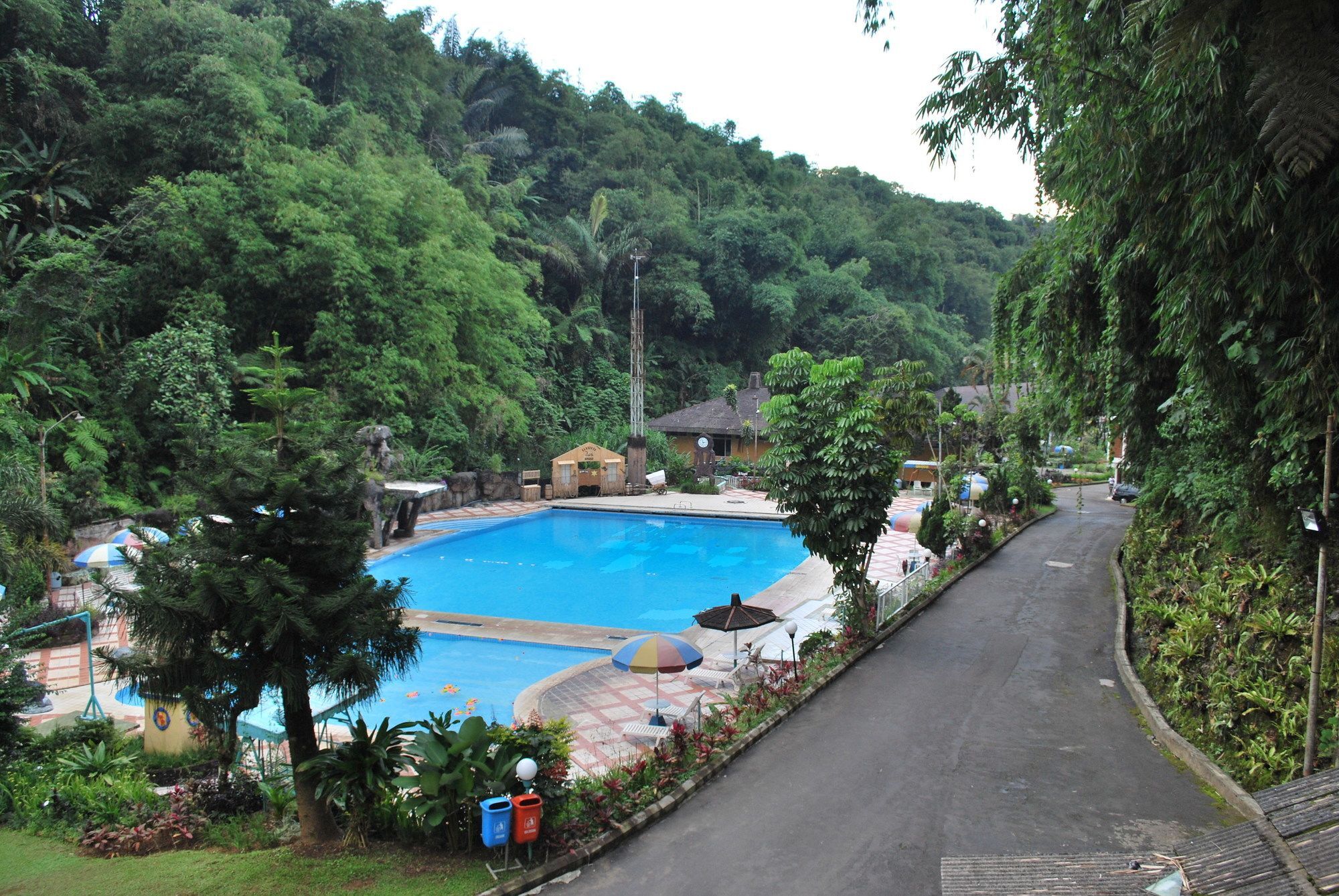 Zuri Resort Cipanas Puncak Exterior foto